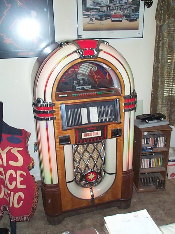 Coin-operated jukebox, by Antique Apparatus, Rock-