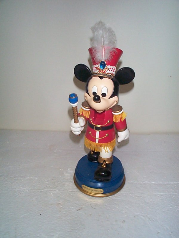 84 LTD. ED. Mickey on Parade. Mickey Mouse nutcracker