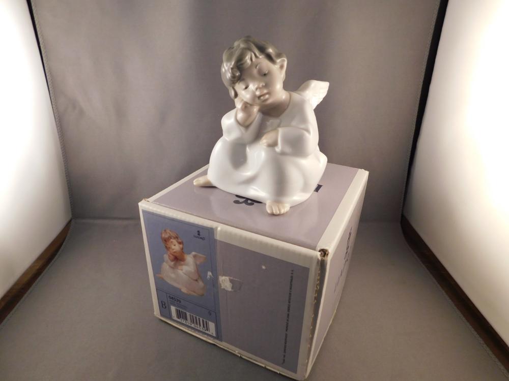 Lladro Angel Thinking #4539 (1 of 3)