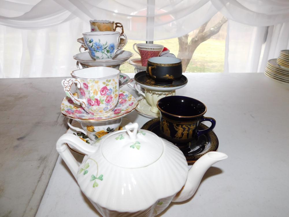 Belleek Tea Pot & Cups and Saucers (1 of 5)