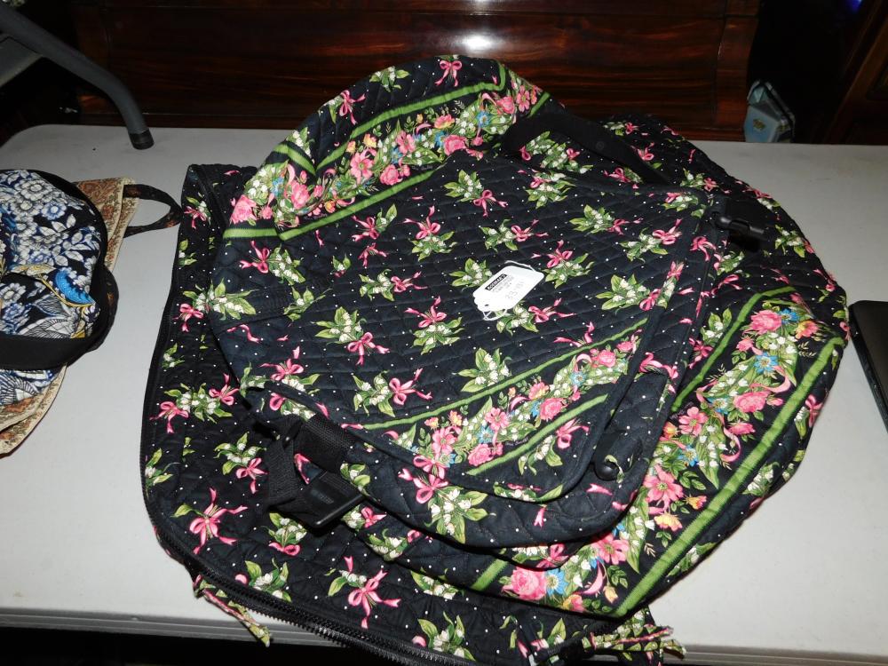 Three Piece Vera Bradley Travel Set (1 of 5)