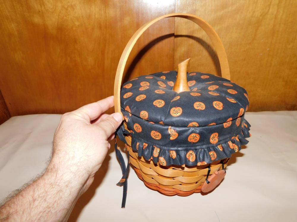 Longaberger Pumpkin Basket (1 of 3)