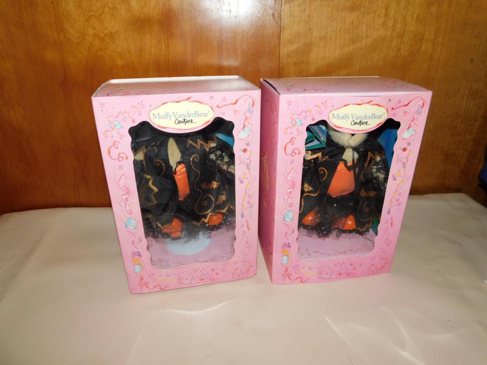2 Muffy VanderBear Couture Halloween Bears (1 of 2)
