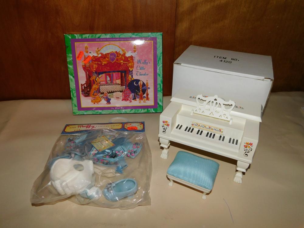 Muffy VanderBear One Minuet More Collection (1 of 4)