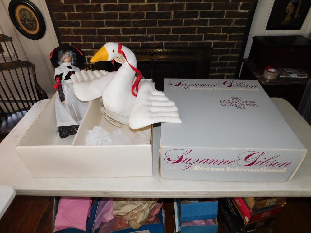 Suzanne Gibson Mother Goose: Suzanne Gibson Mother Goose limited edition. Mother Goose measures approx. 18" tall and the Goose Measures approx. 19" long. You are bidding at a live sale. Please Read the terms and conditions. We ar