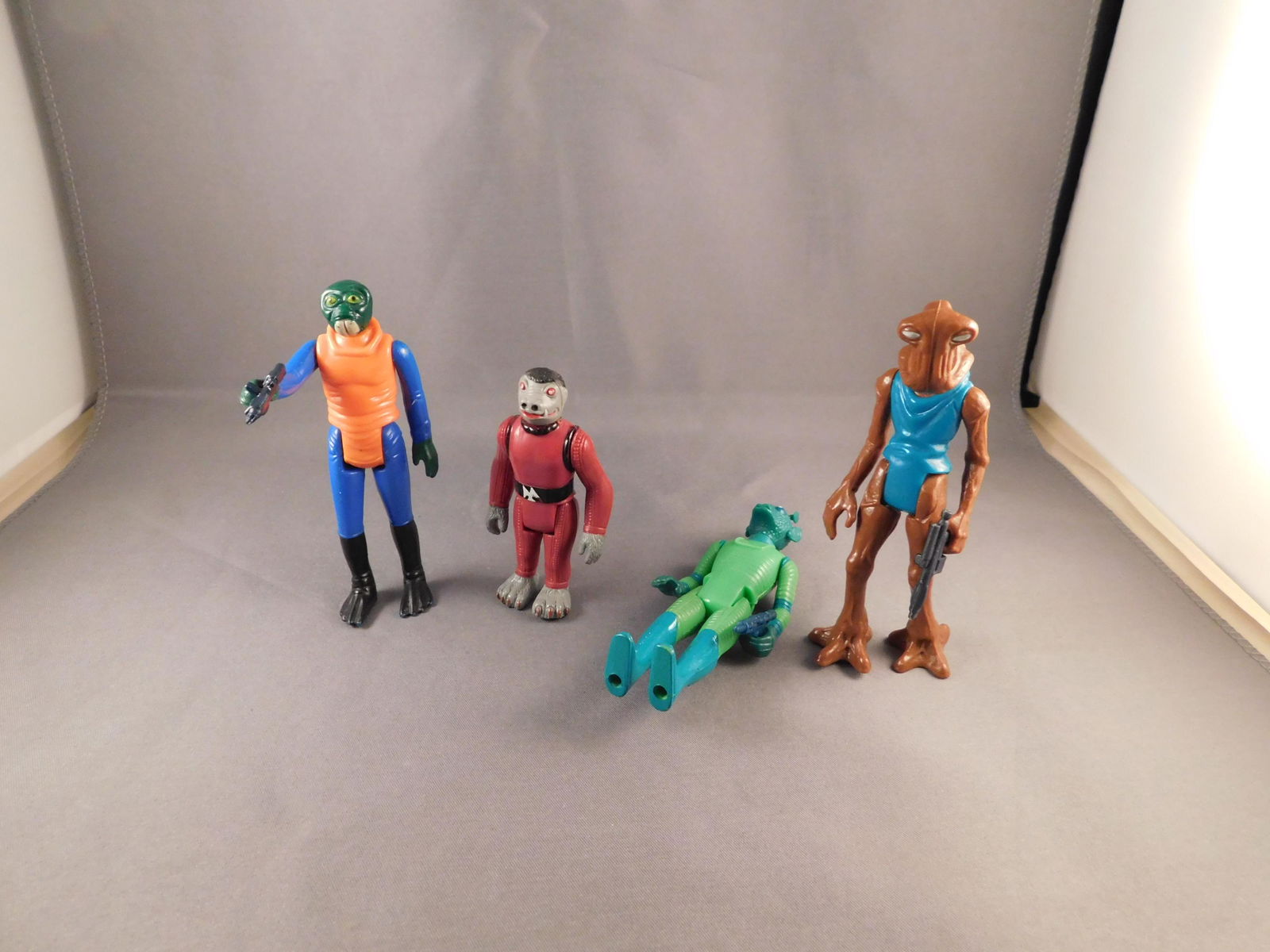 Lot of 4 Vintage Star Wars Figures (1 of 2)