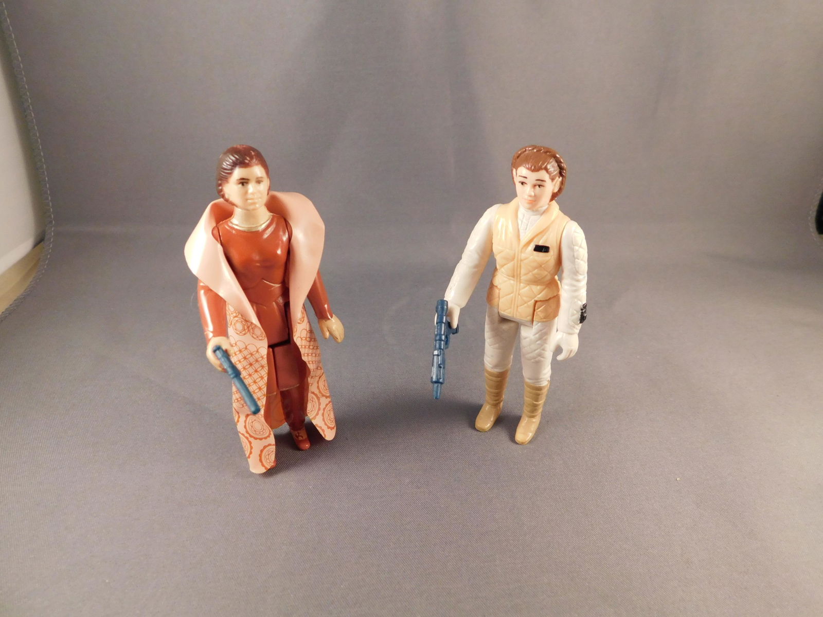 2 Vintage Princess Leia Figures (1 of 3)