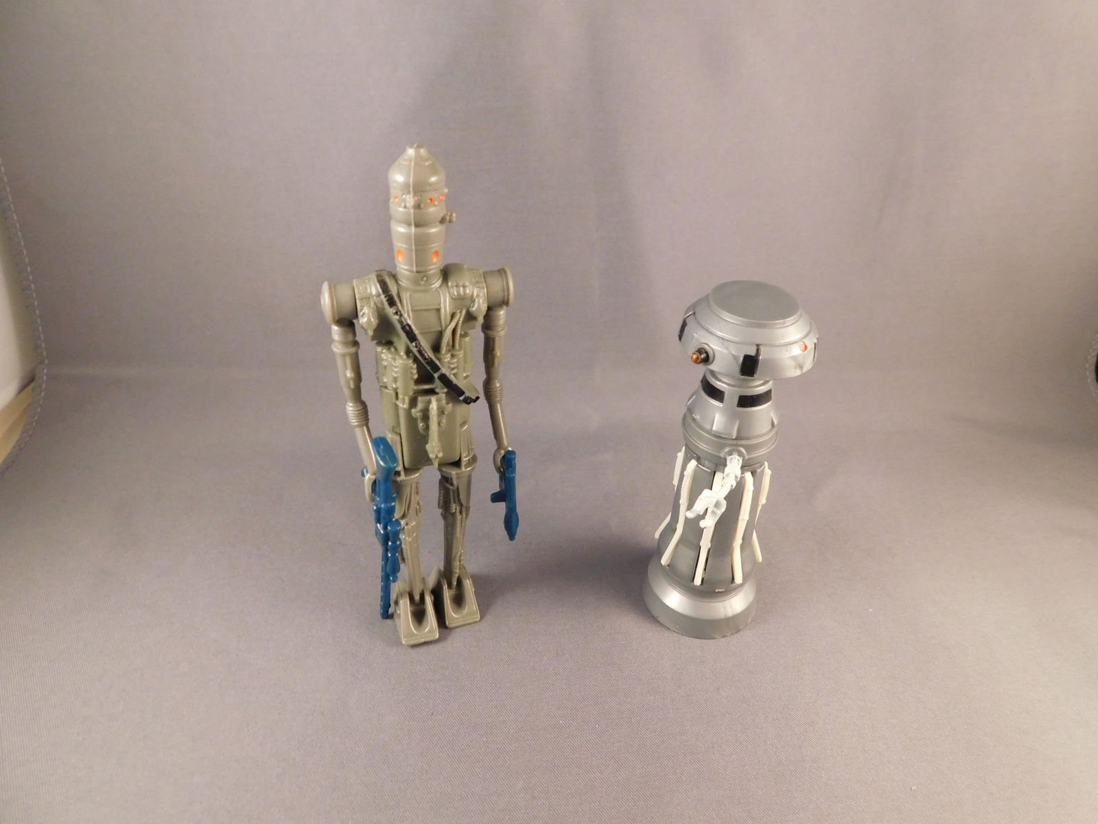 2 Vintage Star Wars Figures (1 of 2)