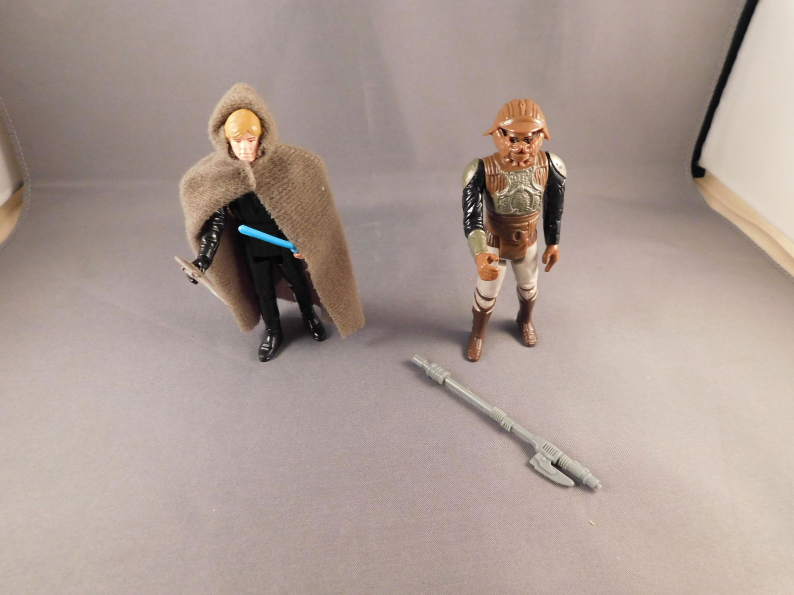 Lot of 2 Vintage Star Wars Figures (1 of 2)