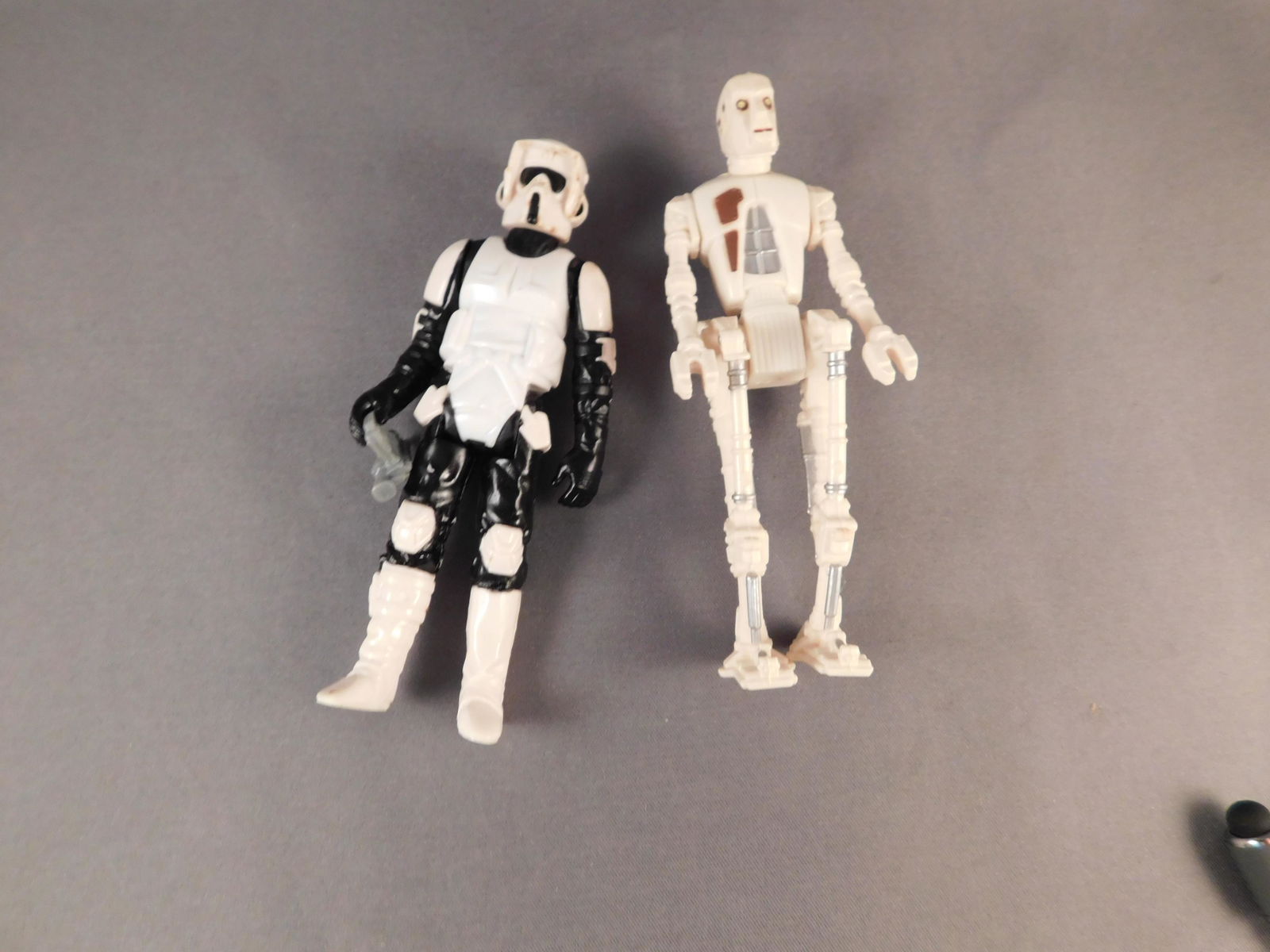 Lot of 2 Vintage Star Wars Figures (1 of 2)