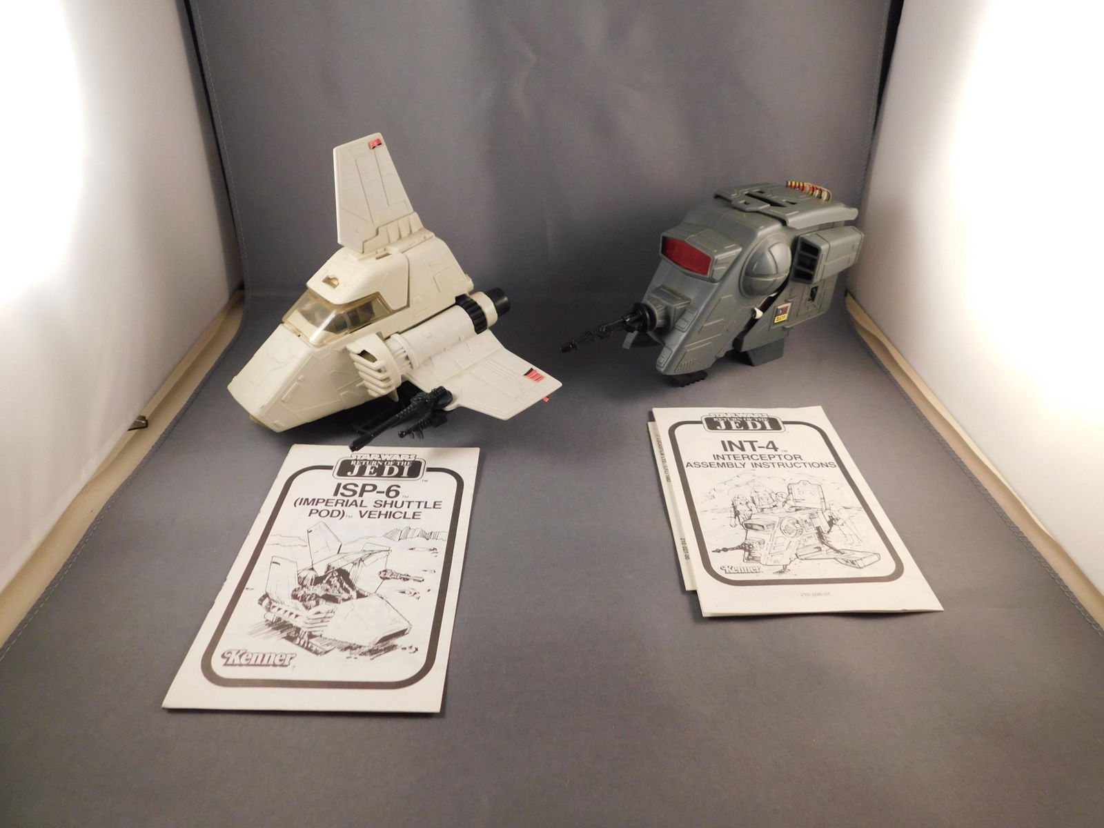 2 Vintage Star Wars Accessories (1 of 9)