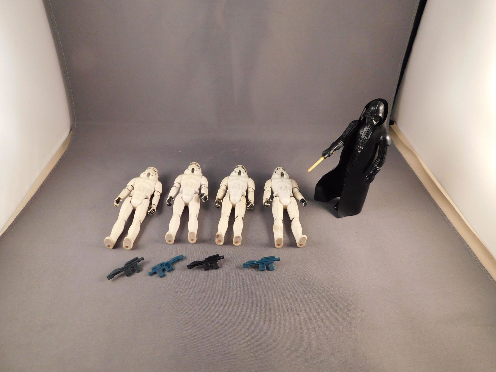 Lot of 5 Vintage Star Wars Figures (1 of 7)