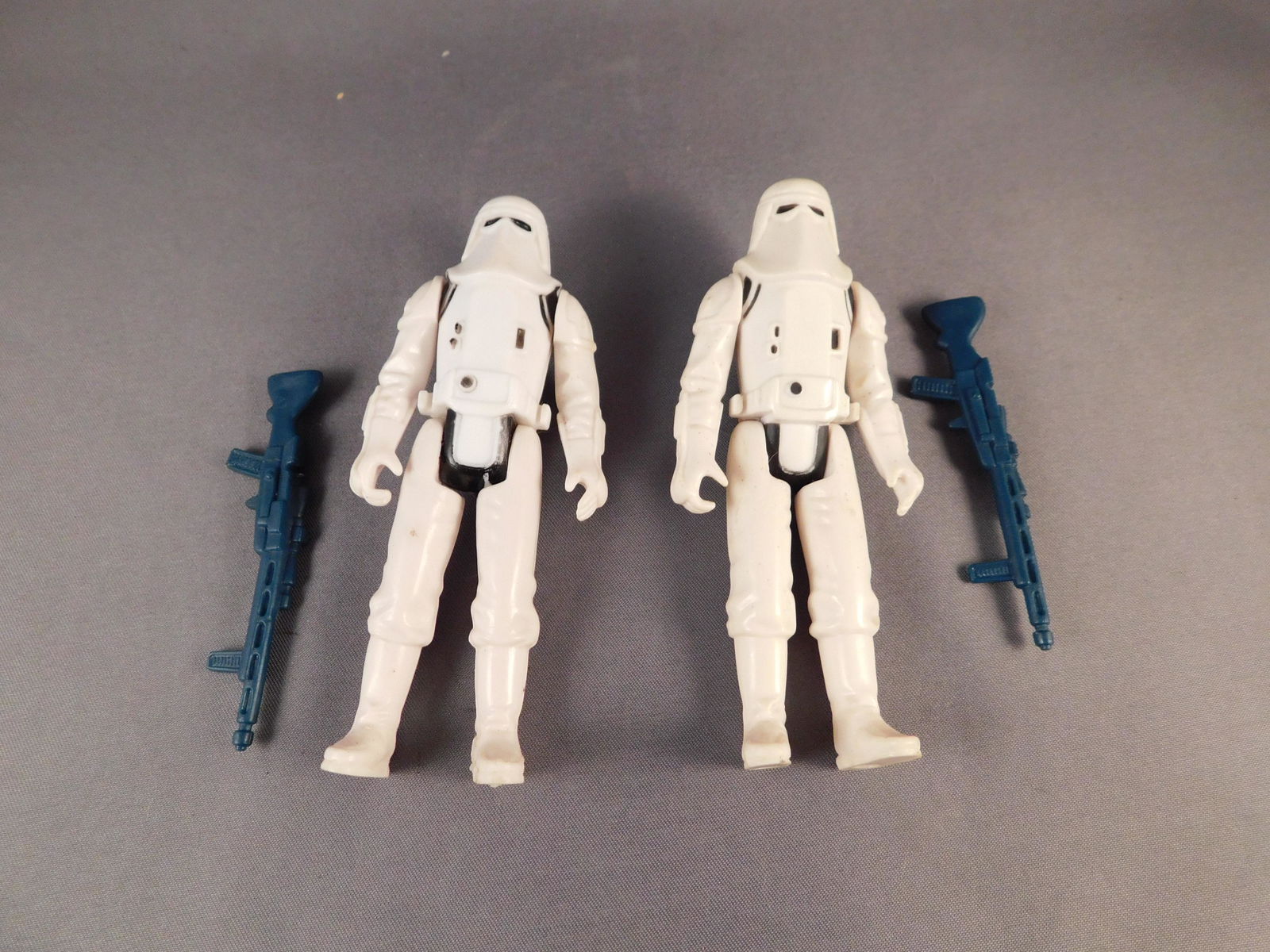 Lot of 2 Vintage Star Wars Figures (1 of 2)