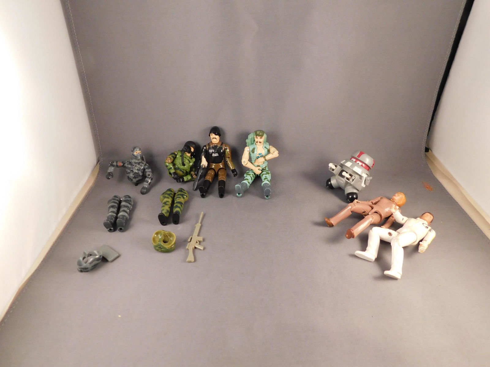 Lot of 7 Vintage Action Figures (1 of 3)