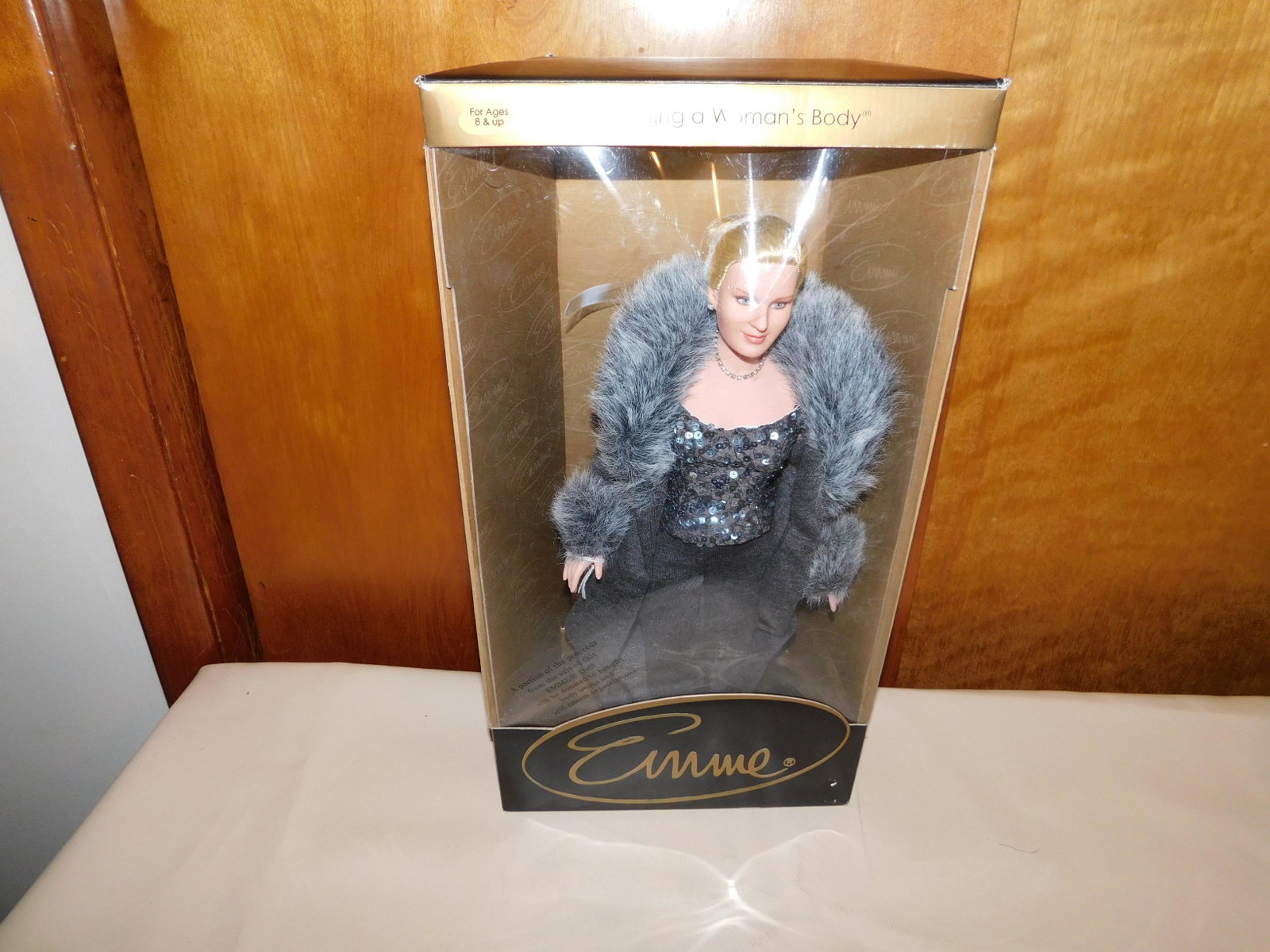 Tonner Emma Energy: Tonner Emma doll - Energy - in original packaging. Measures approx. 16" tall. You are bidding at a live sale. Please Read the terms and conditions. We are offering scheduled pick-ups of items at our S