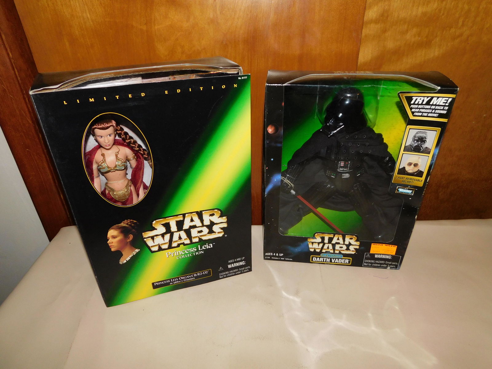 2 Star Wars Figures (1 of 2)