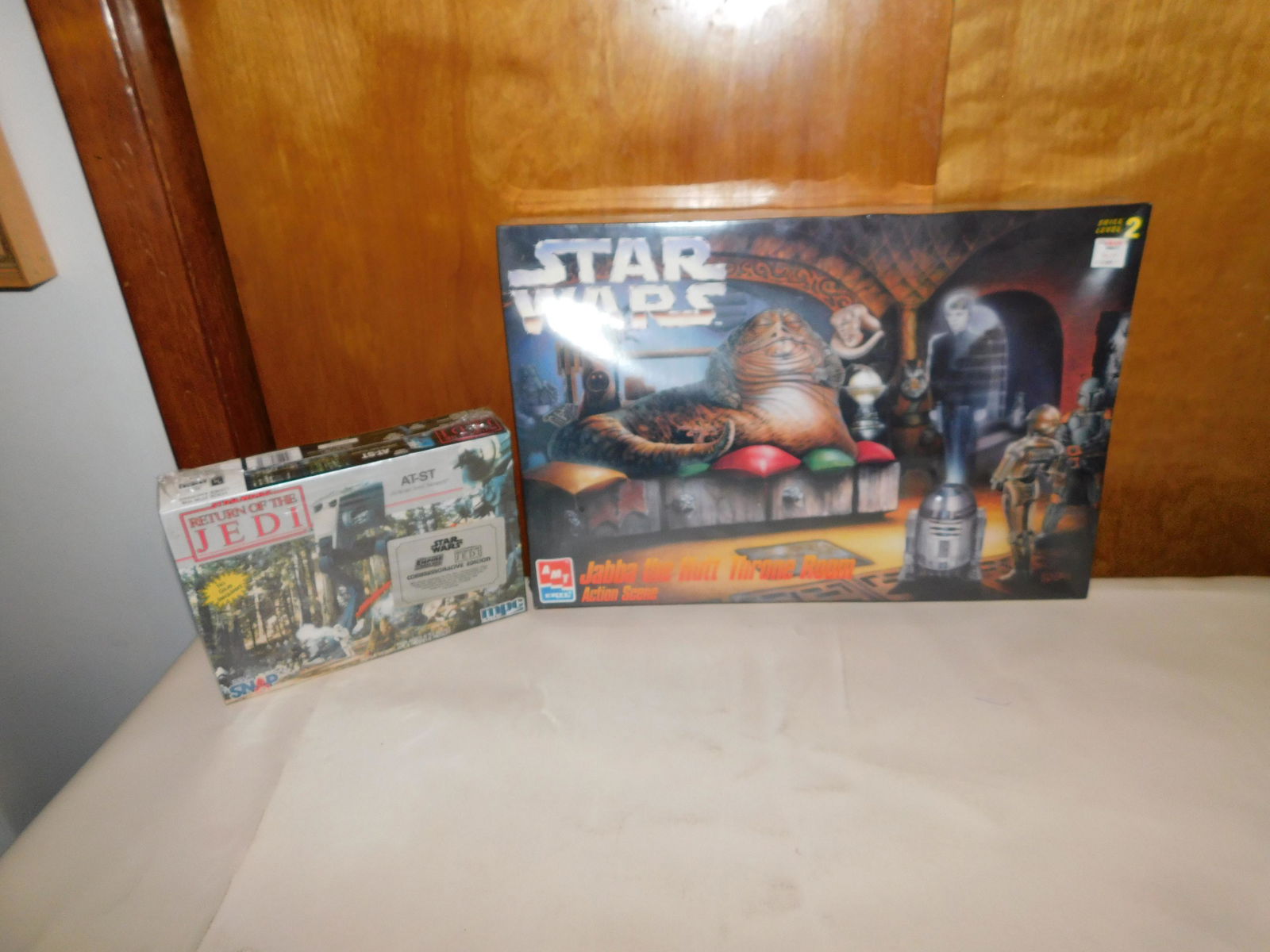 2 Star Wars Model Kits (1 of 3)