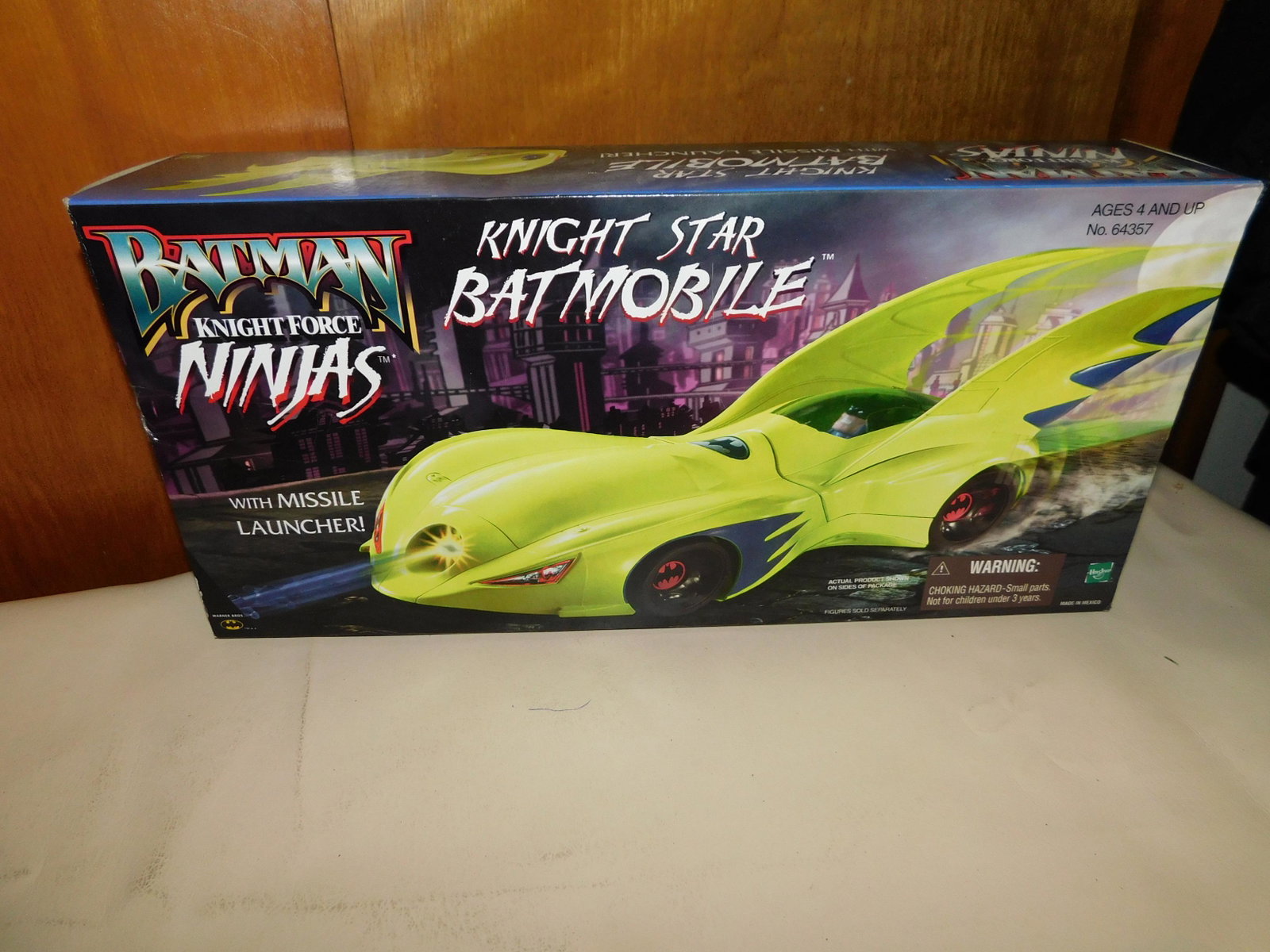 Knight Star Batmobile: Batman Knight Force Ninjas Knight Star Batmobile with Batman figure, by Hasbro, in the original box. You are bidding at a live sale. Please Read the terms and conditions. We are offering scheduled pic