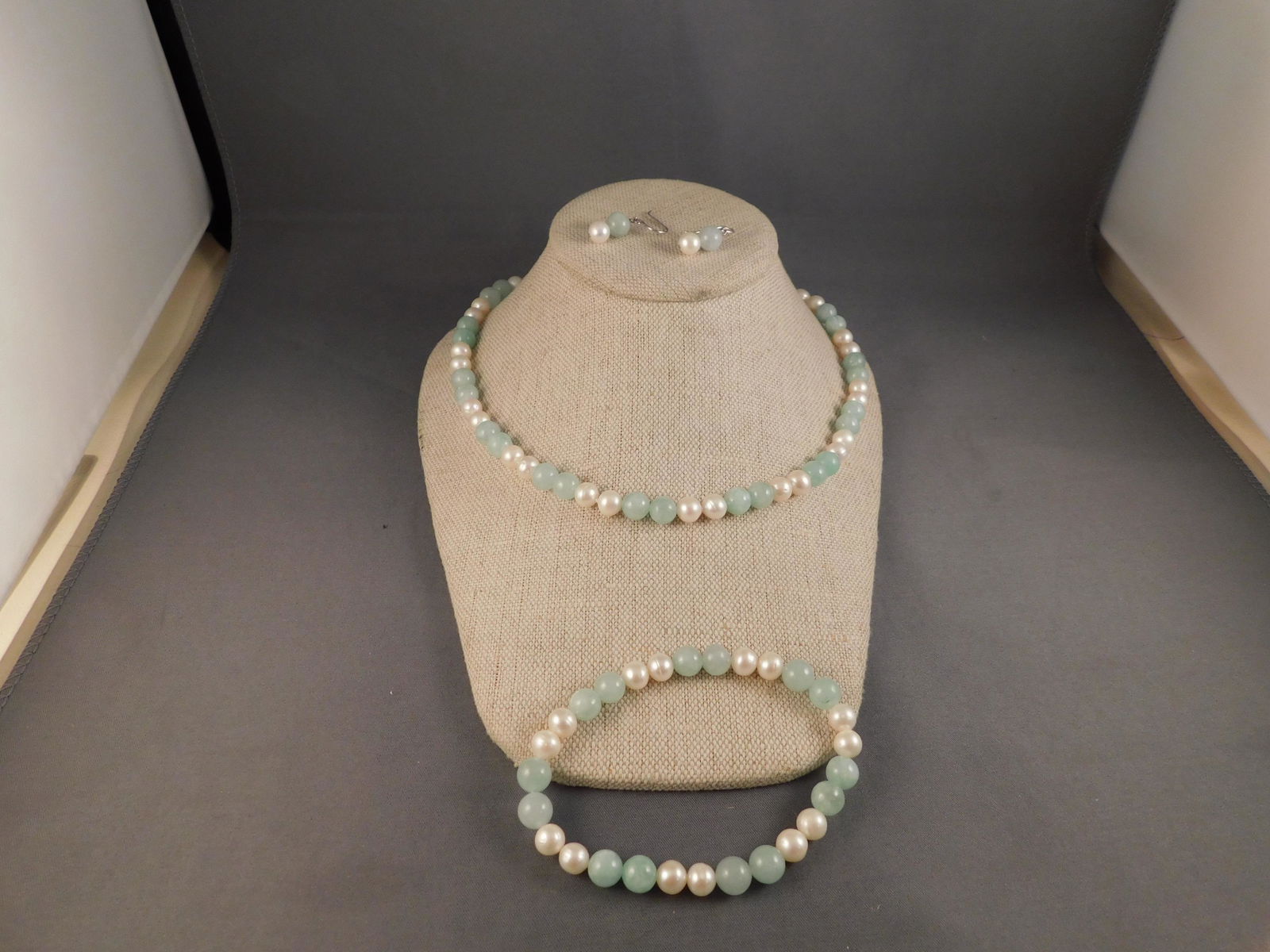 Pearl and Jade Necklace/Bracelet/Earrings (1 of 4)
