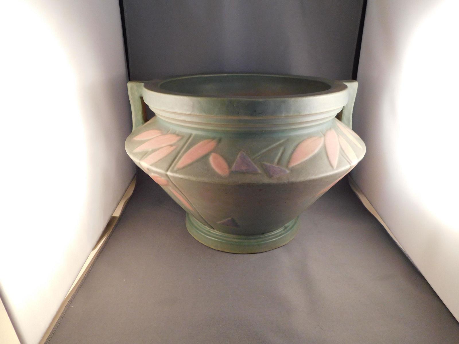 Roseville Art Pottery Planter (1 of 4)