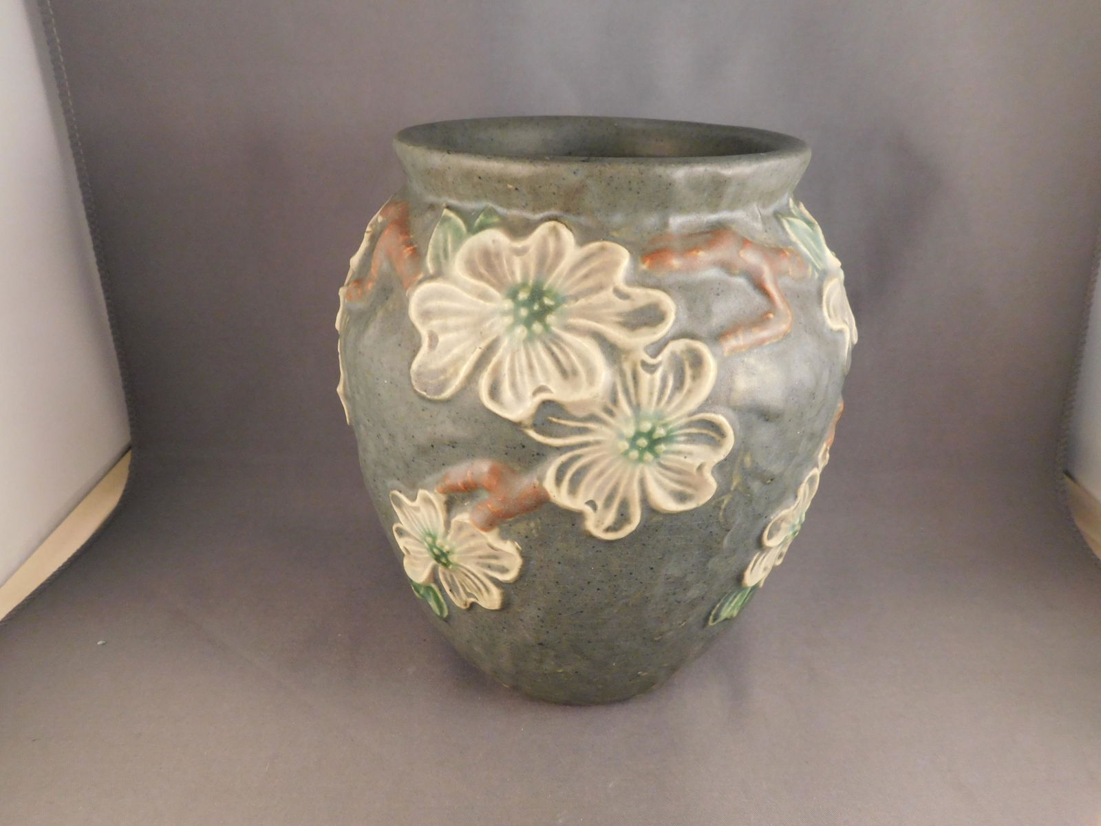 Roseville Dogwood Vase (1 of 4)