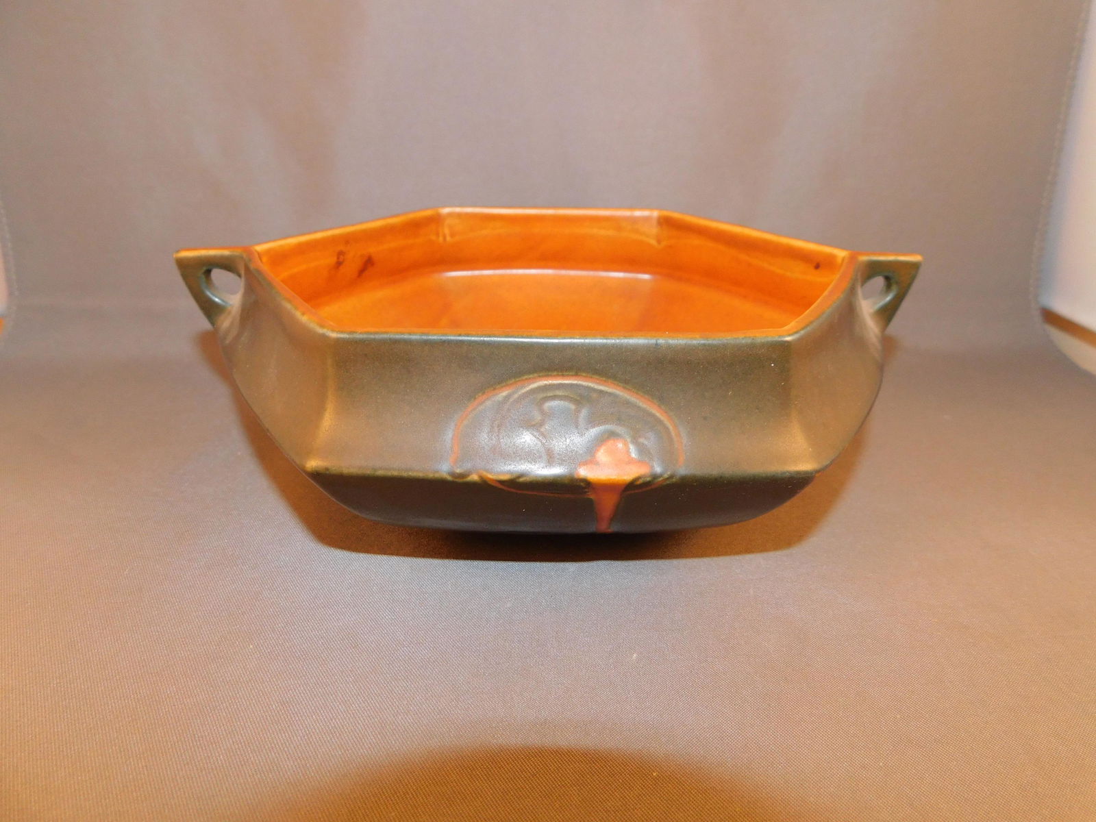Roseville Rosecraft Hexagon Double Handled Bowl (1 of 5)