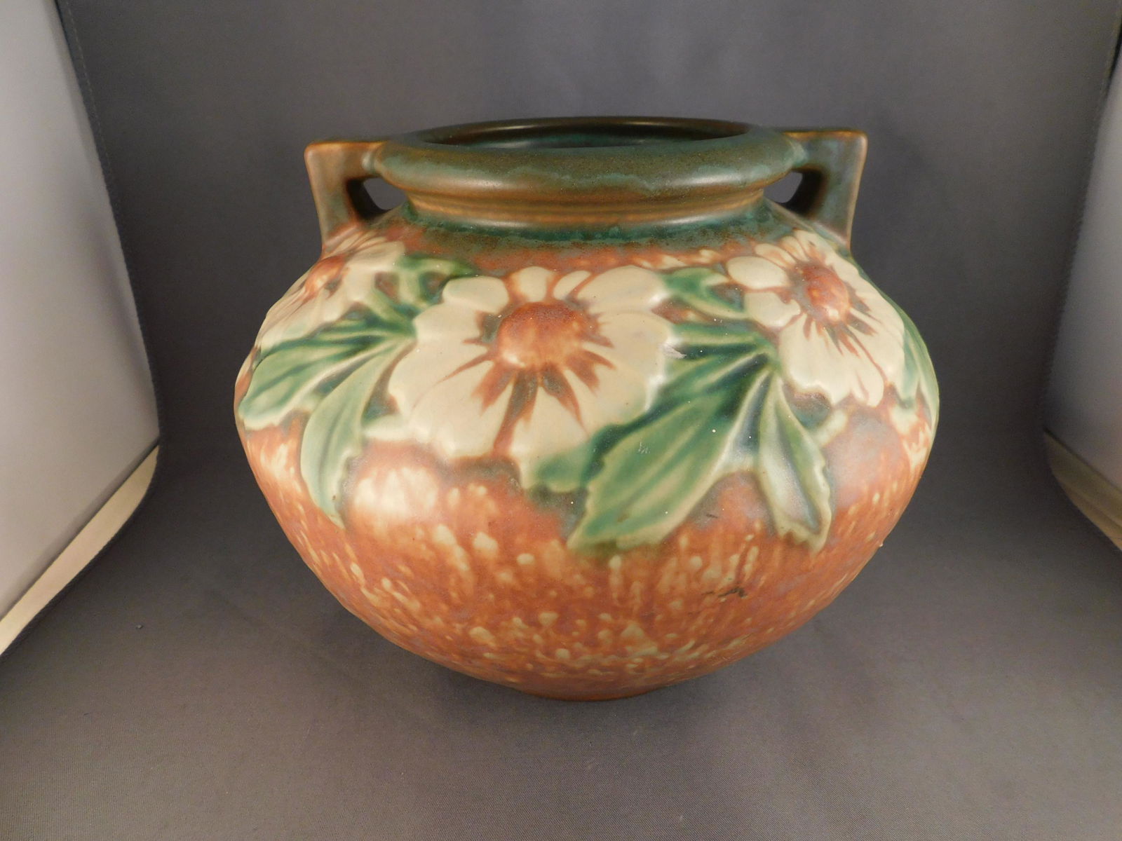 Roseville Dahlrose Double Handled Vase (1 of 7)