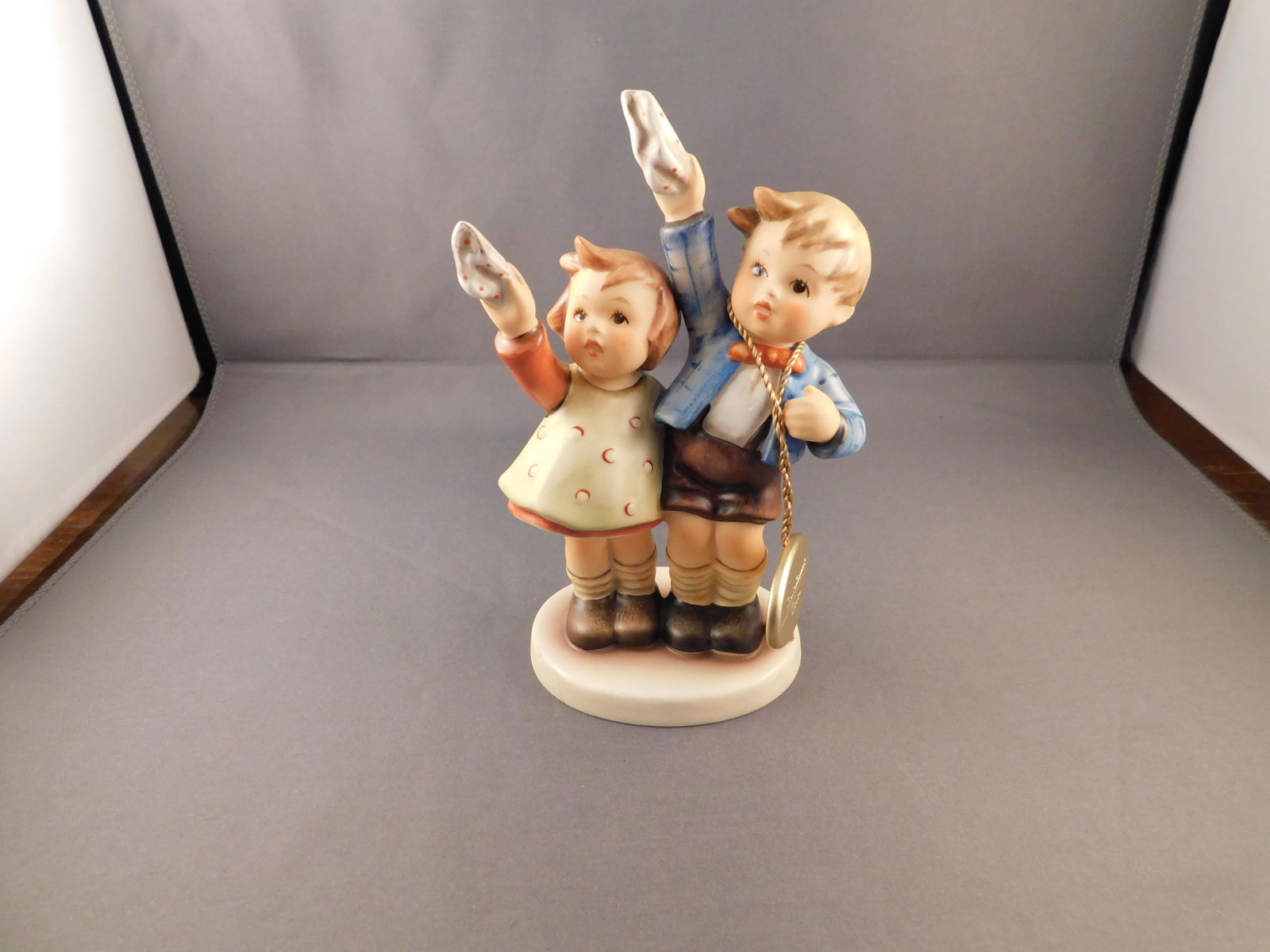 Hummel #153/0 Auf Wiedersehen (1 of 3)