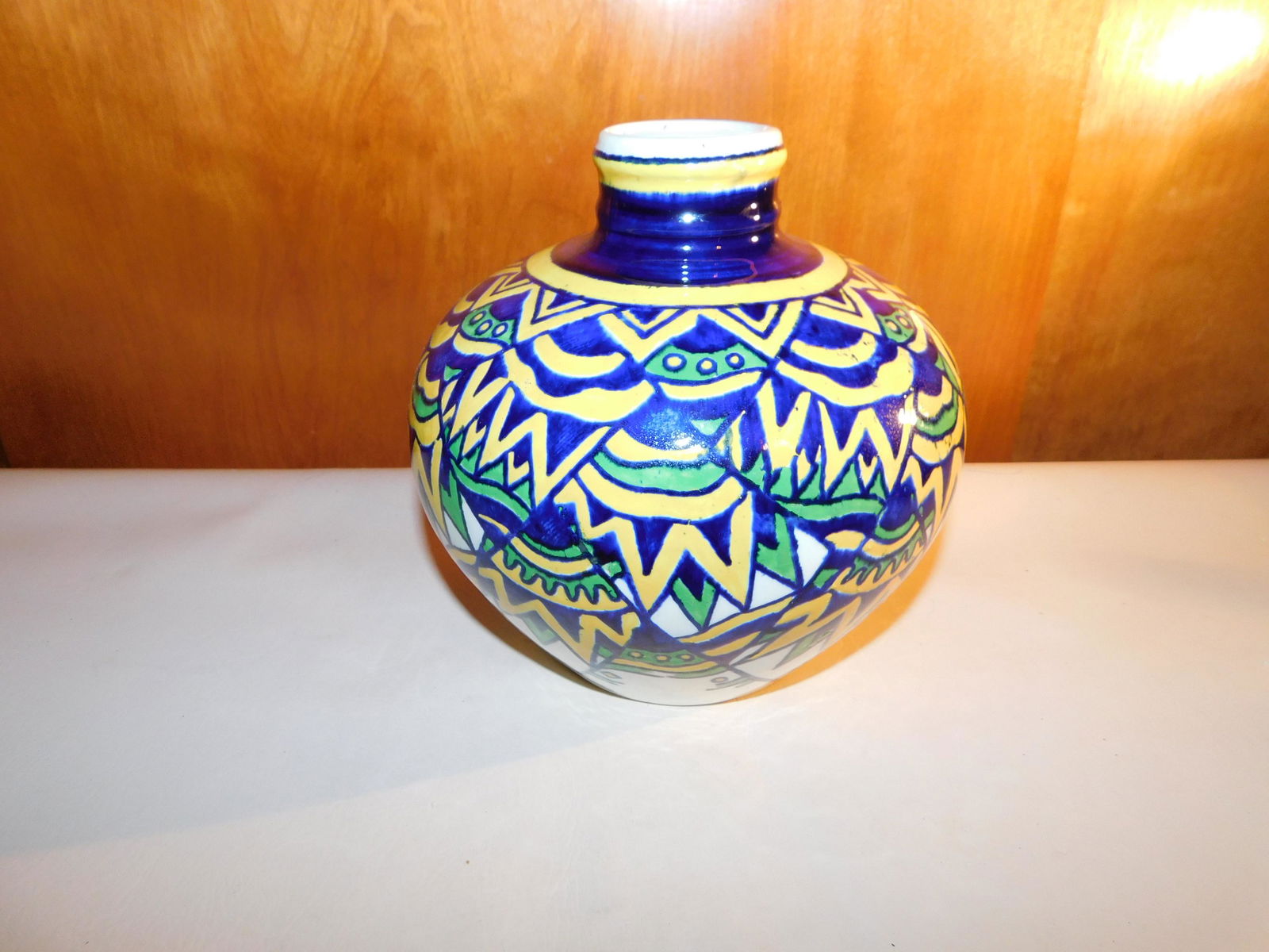 Boch F Co. Vase (1 of 5)