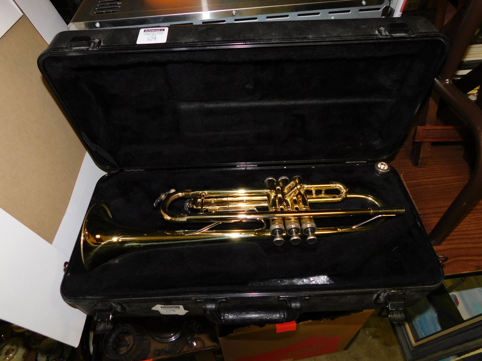 King 600 Trumpet with Case (1 of 1)