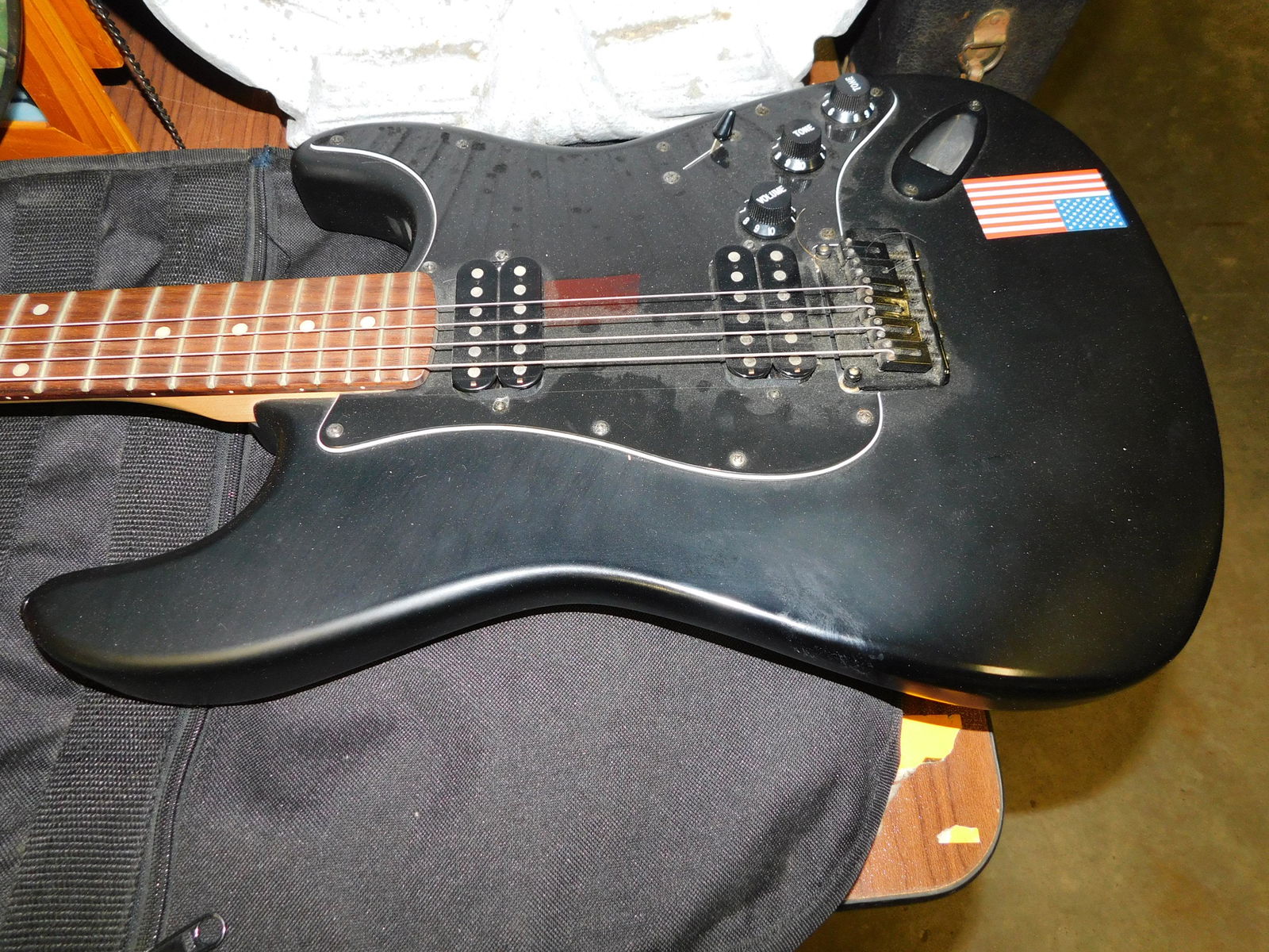Squier by Fender Stratocaster Guitar (1 of 2)