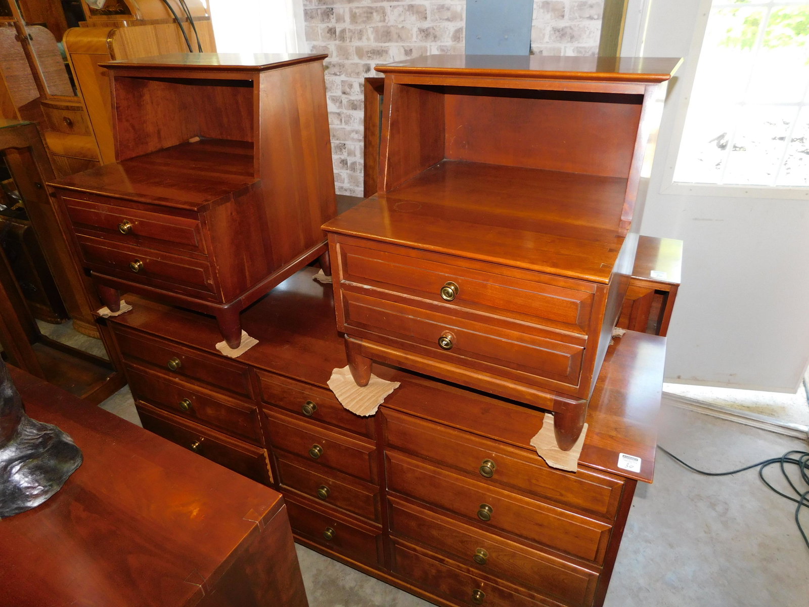 5 pc Willett Bedroom Set (1 of 4)