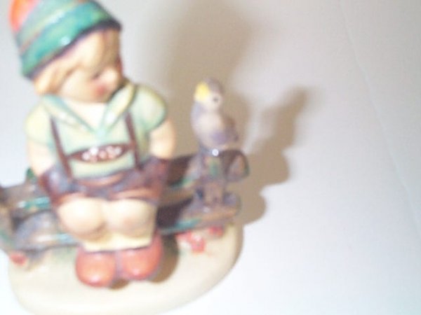Hummel figurine number 111 3/0 Full Bee mark Trad - 2