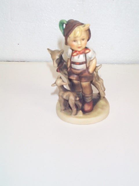 Hummel figurine number 200/0 Full Bee Trademark 2
