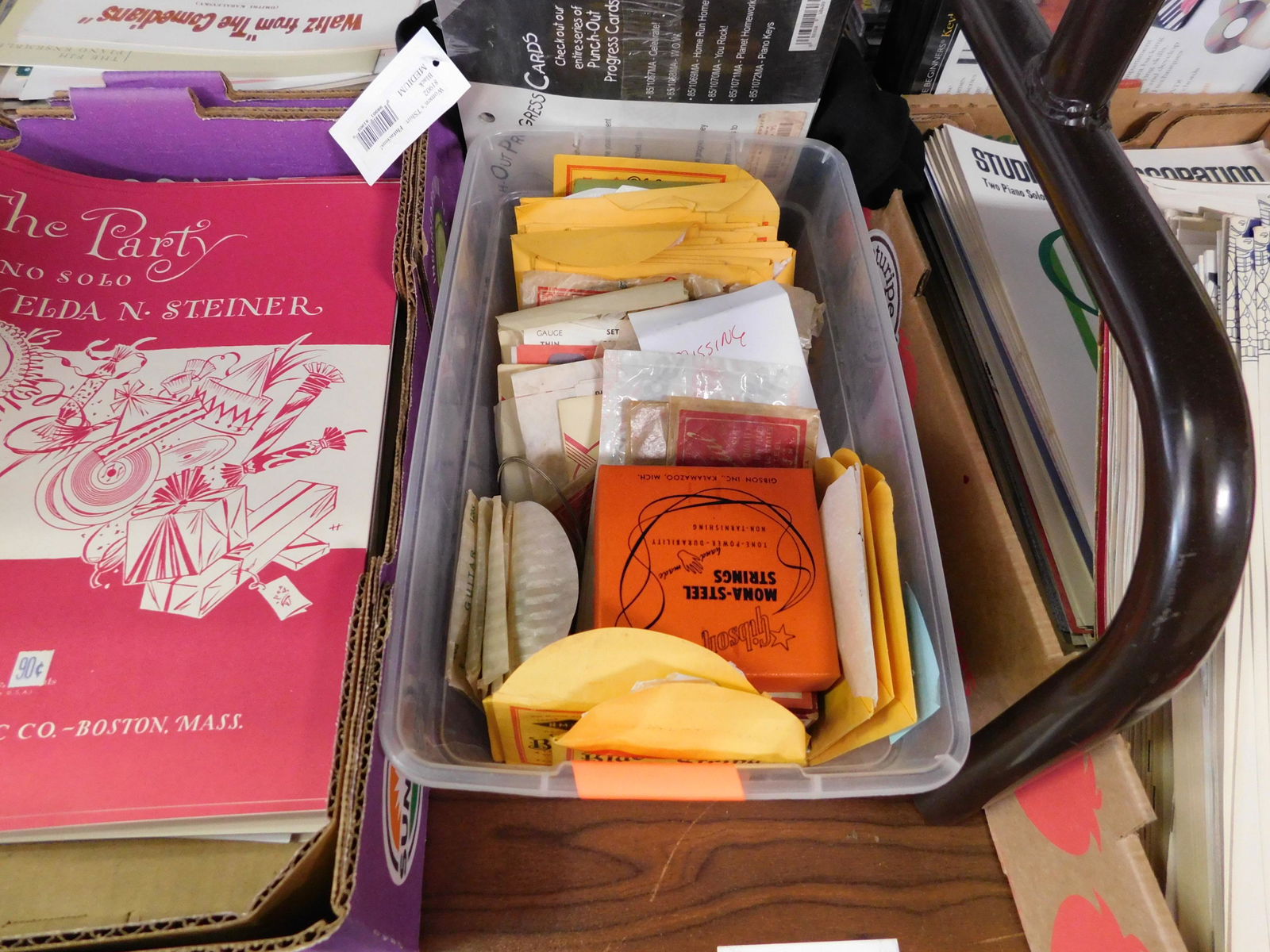 Lot of Guitar Strings (1 of 1)