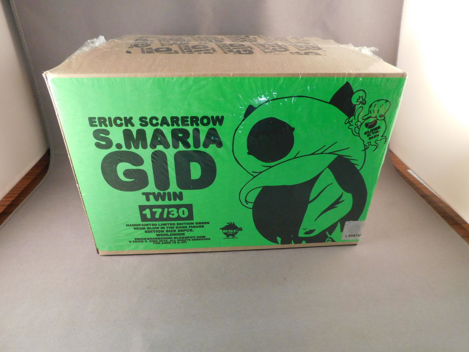 Erick Scarecrow S. Maria GID Twin Glow in the Dark: Erick Scarecrow S. Maria GID Twin glow in the dark figure. 17/30. Sealed in original box. You are bidding at a live sale, please read the terms and conditions. We are offering contact-less pick ups at