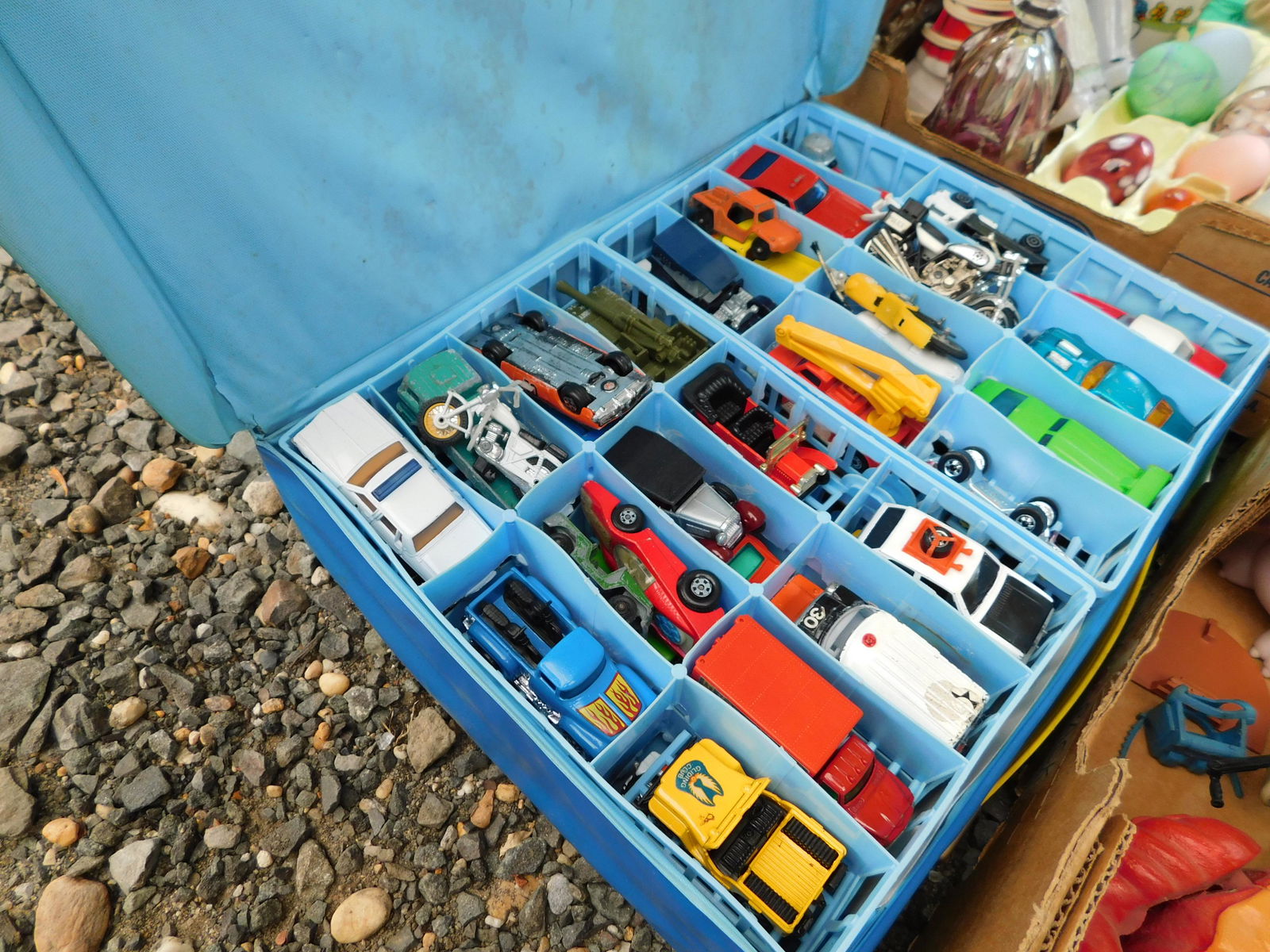 Lot of Hot Wheels and Matchbox (1 of 1)