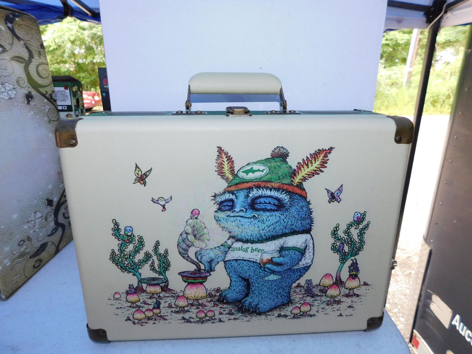 Phish Head Turntable: Phish Head Turntable in original box. You are bidding at a live sale. Please read the terms and conditions. This sale will be broadcast live on sale day with full descriptions of each lot being sold,