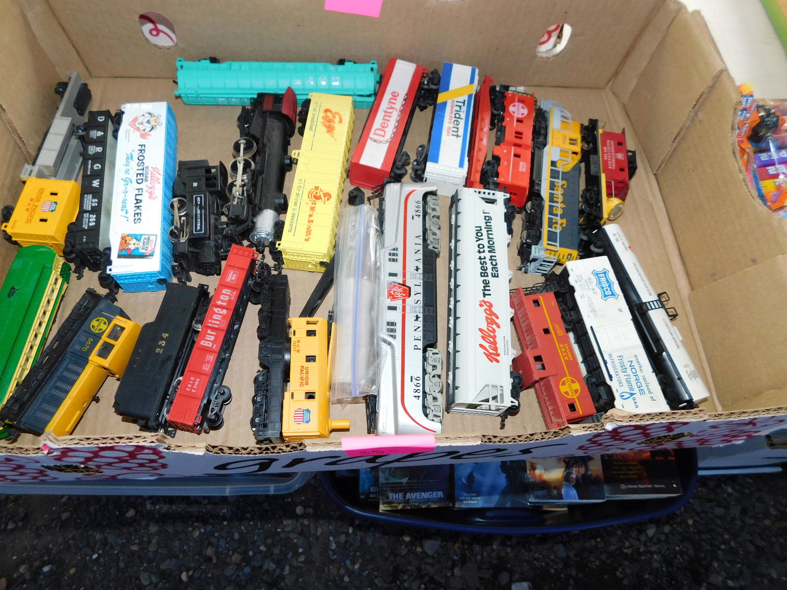 Lot of HO Scale Trains: Lot of HO scale trains. You are bidding at a live sale. Please read the terms and conditions. This sale will be broadcast live on sale day with full descriptions of each lot being sold, as well as vid