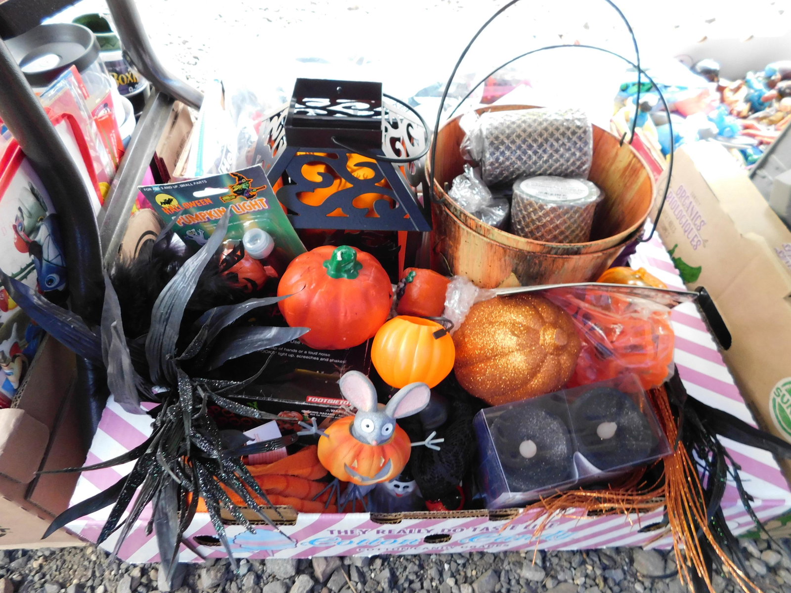 Lot of Halloween: Large lot of Halloween decorations. You are bidding at a live sale. Please read the terms and conditions. This sale will be broadcast live on sale day with full descriptions of each lot being sold, as