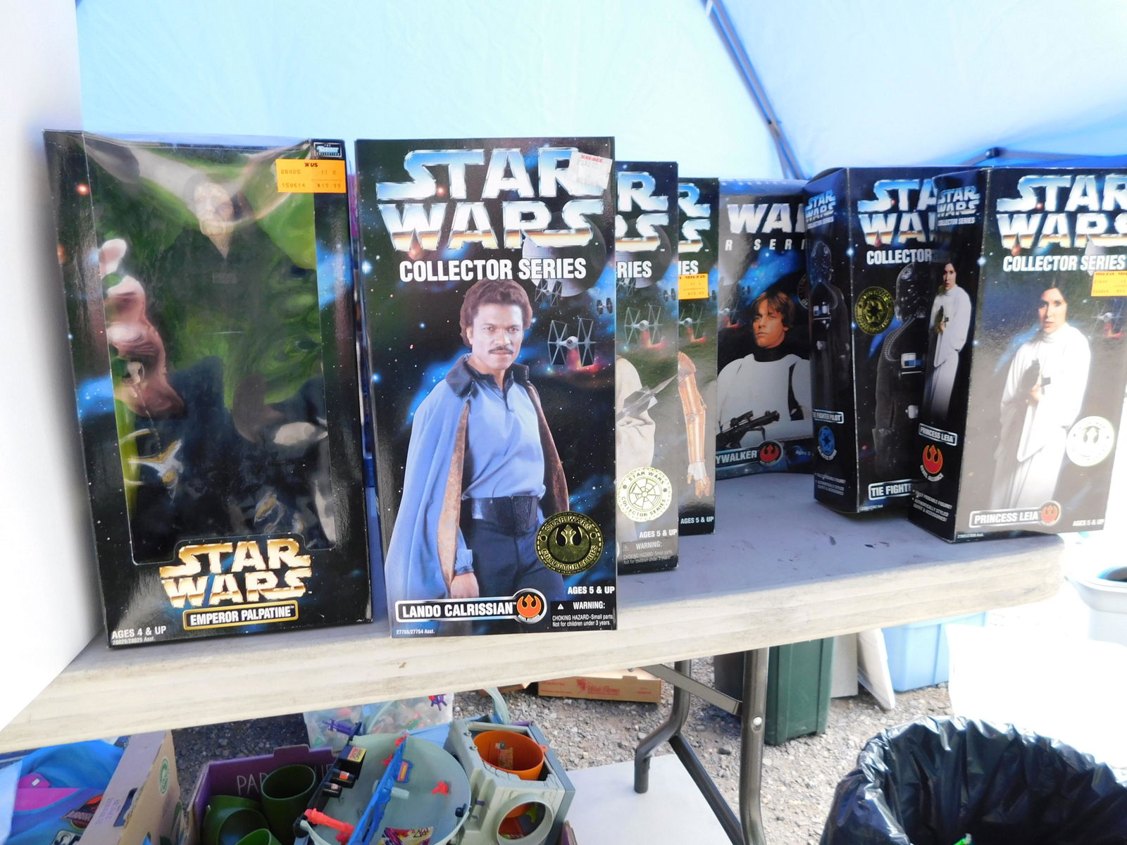 Lot of Star Wars Figures (1 of 1)