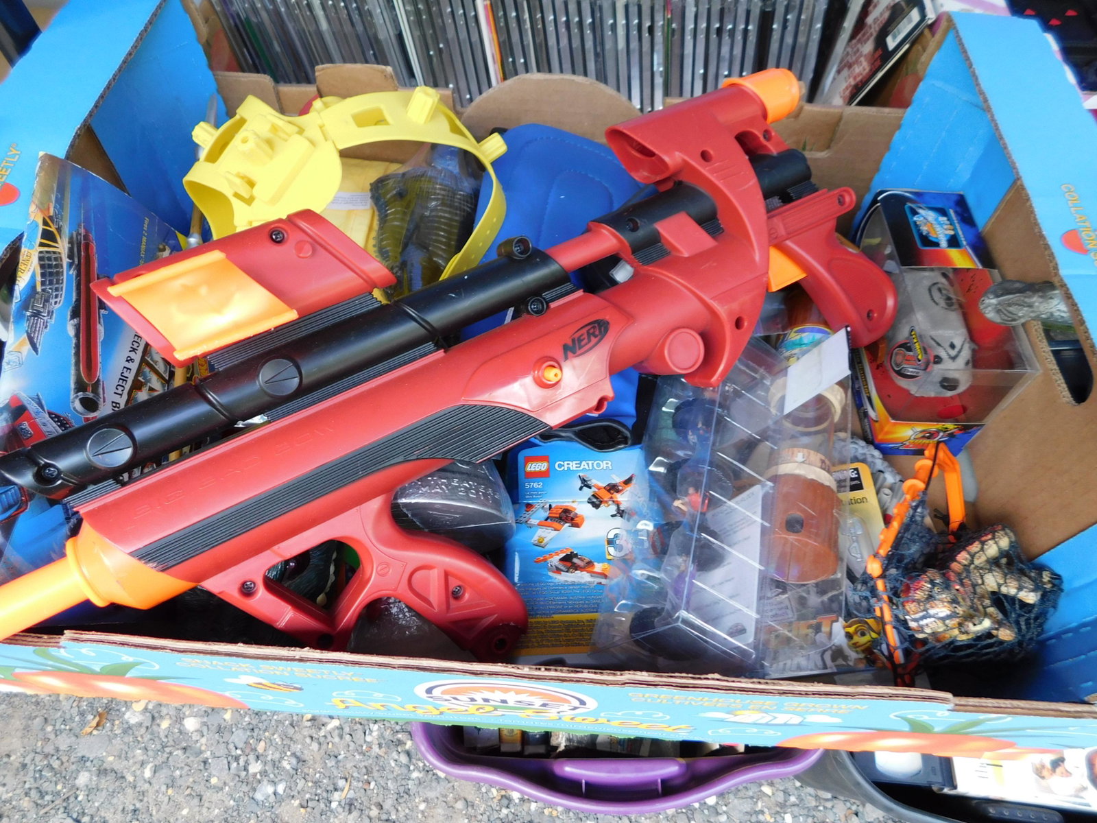 Misc. Toy Lot: Lot with Nerf gun, Zsu Zsu pets, Legos and more. You are bidding at a live sale. Please read the terms and conditions. This sale will be broadcast live on sale day with full descriptions of each lot b