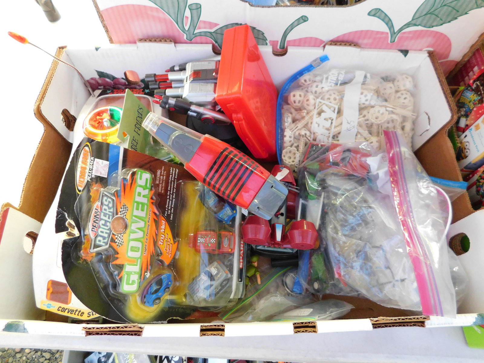 Misc. Lot of Various Toys: Lot of various toys. You are bidding at a live sale. Please read the terms and conditions. This sale will be broadcast live on sale day with full descriptions of each lot being sold, as well as video