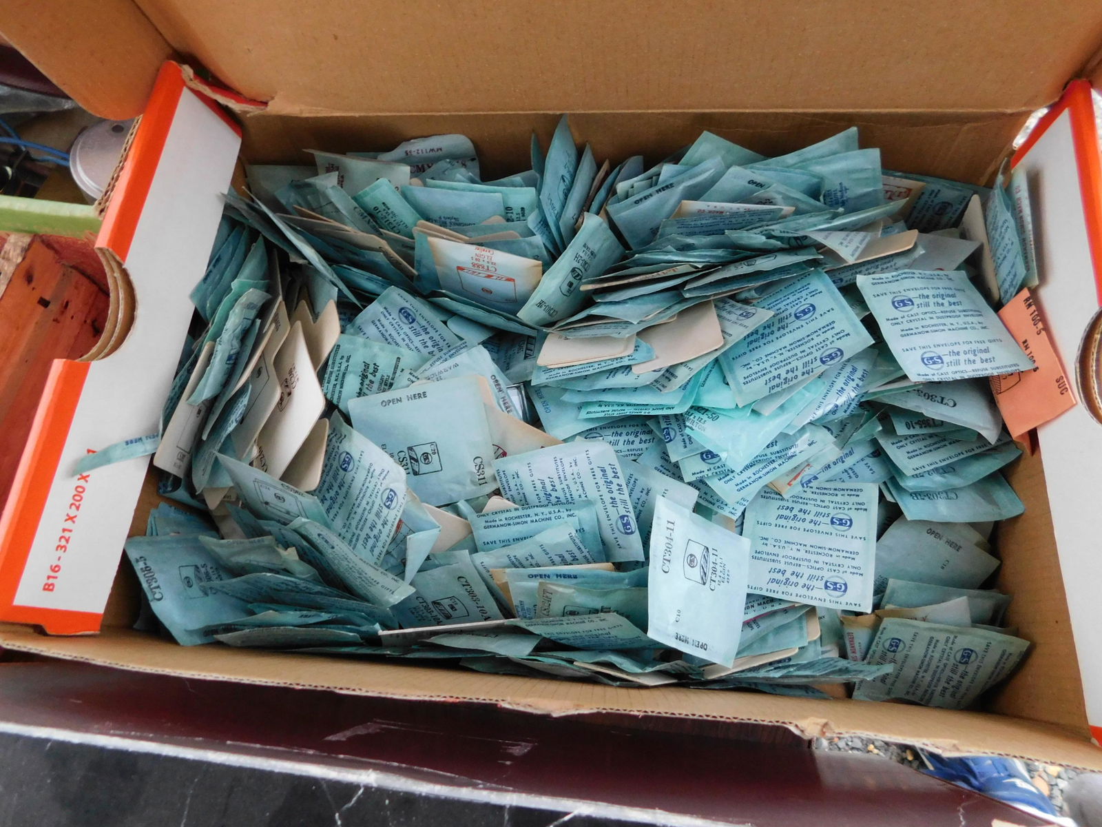 Lot of Watch Crystals: Lot of watch crystals. You are bidding at a live sale. Please read the terms and conditions. This sale will be broadcast live on sale day with full descriptions of each lot being sold, as well as vide