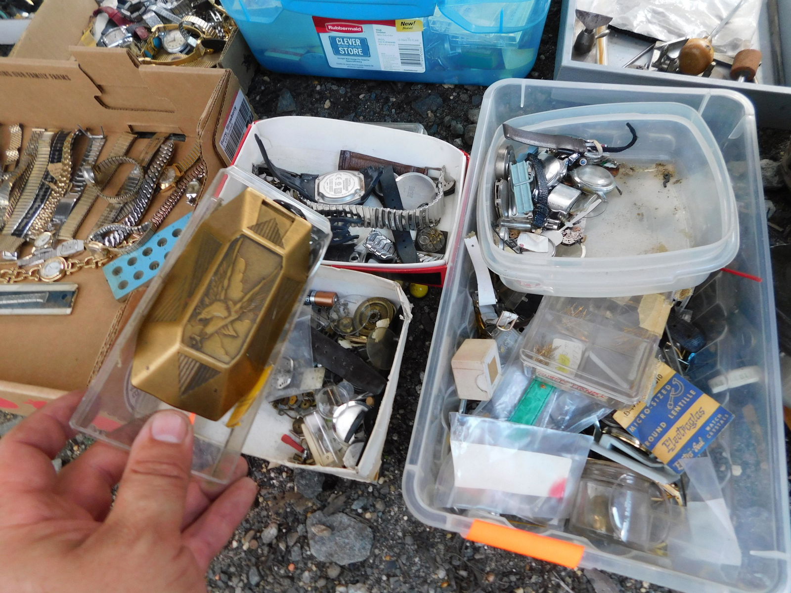 Lot of Watch Parts: Lot of watch parts. You are bidding at a live sale. Please read the terms and conditions. This sale will be broadcast live on sale day with full descriptions of each lot being sold, as well as video f