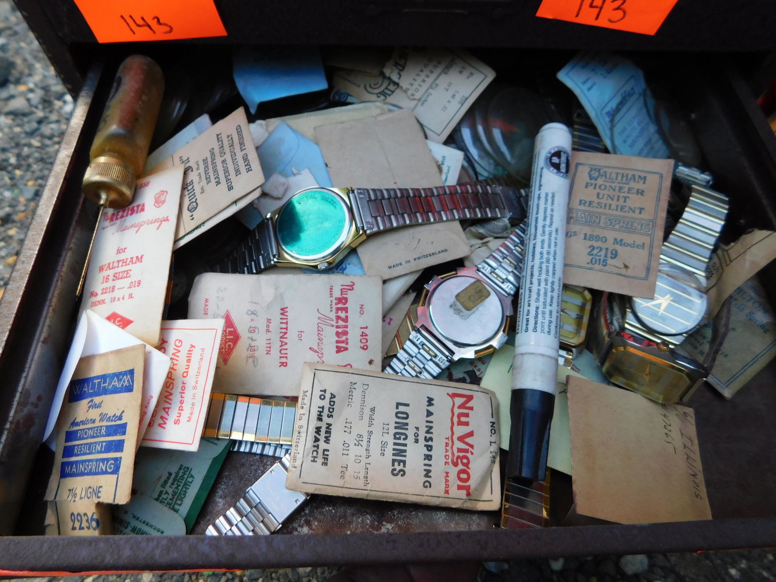 Lot of Watch Parts: Lot of wathc parts. You are bidding at a live sale. Please read the terms and conditions. This sale will be broadcast live on sale day with full descriptions of each lot being sold, as well as video f