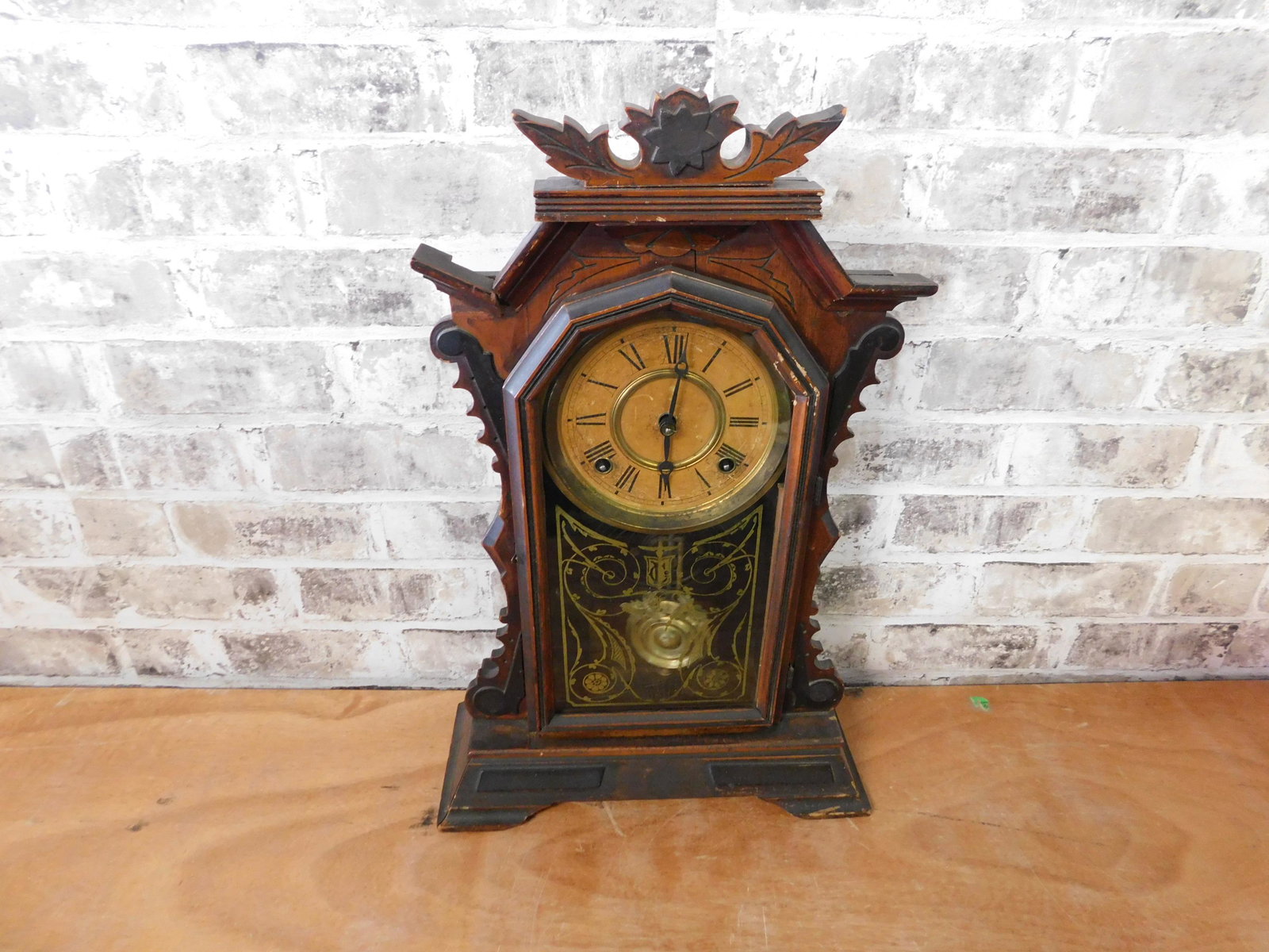 Victorian Gingerbread Mantle Clock (1 of 4)