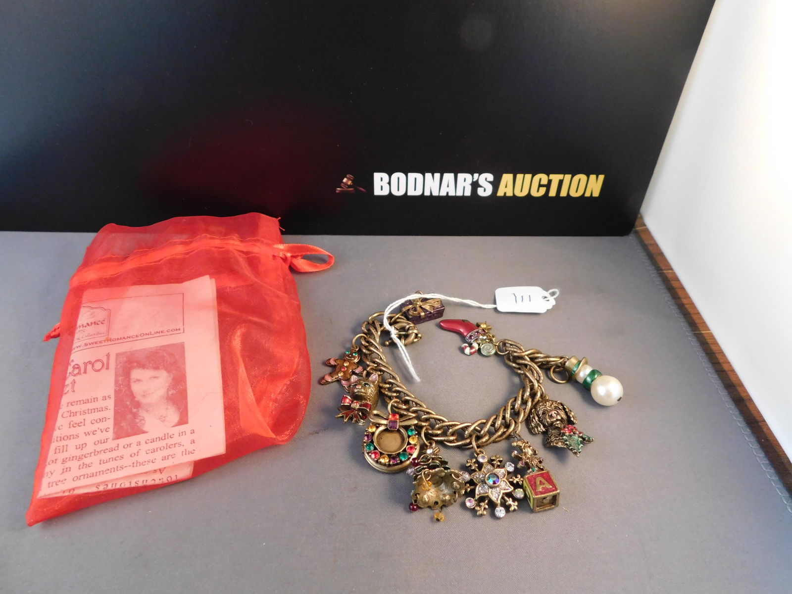 Sweet Romance Christmas Bracelet (1 of 4)