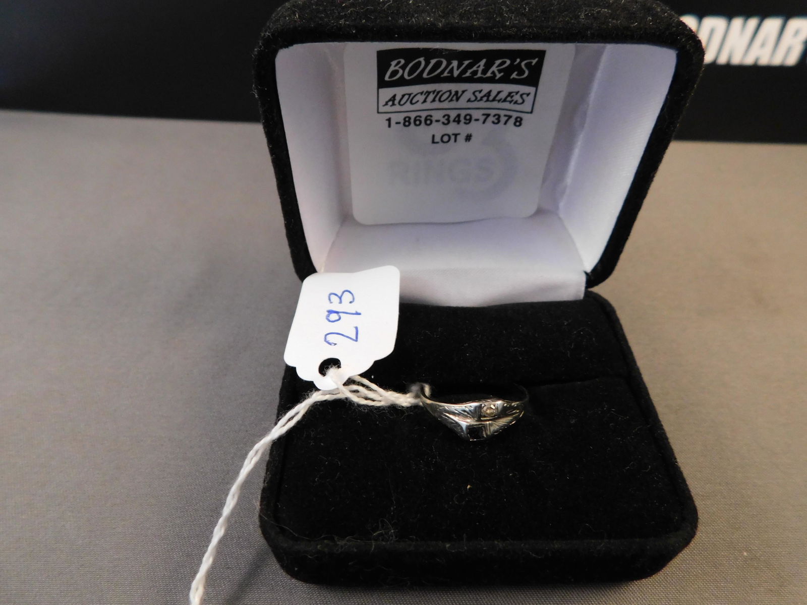 10K Diamond & Sapphire Ring (1 of 3)