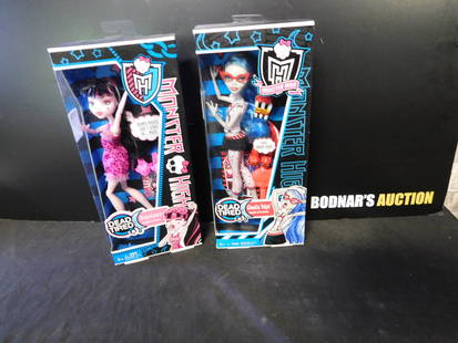 Lot of 2 Dead Tired Monster High Dolls: Lot of 2 Dead Tired Monster High Dolls. Included in this lot are Ghoulia Yelps and Draculaura